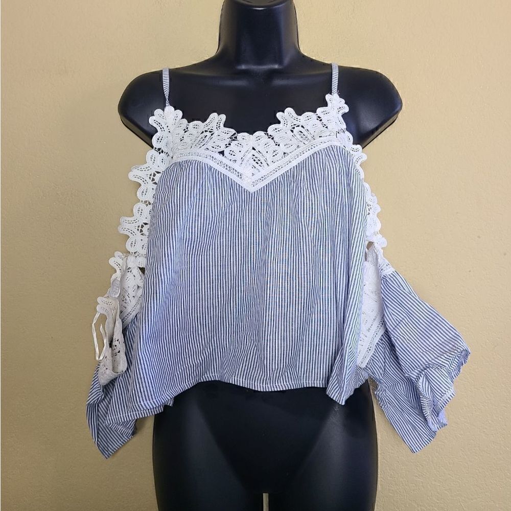 NWT LF Seek the Label Cold Shoulder Top